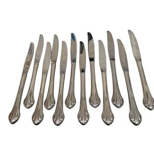 Oneida Stainless Steel Bittersweet/Repose Lot of 12 Serrated Dinner Knives